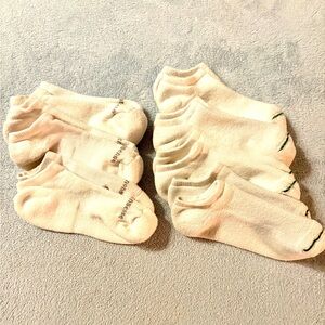 Women Socks Sports Anklets 7 Pair BUNDLE
3 pair NO NONSENSE and 4 pair Unknown